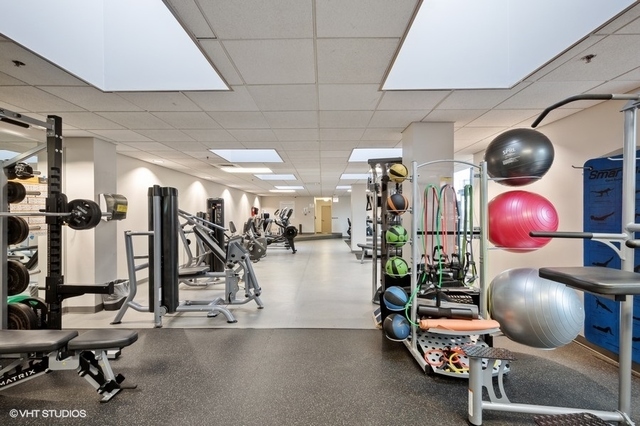 910 S Michigan Avenue Unit: 1111