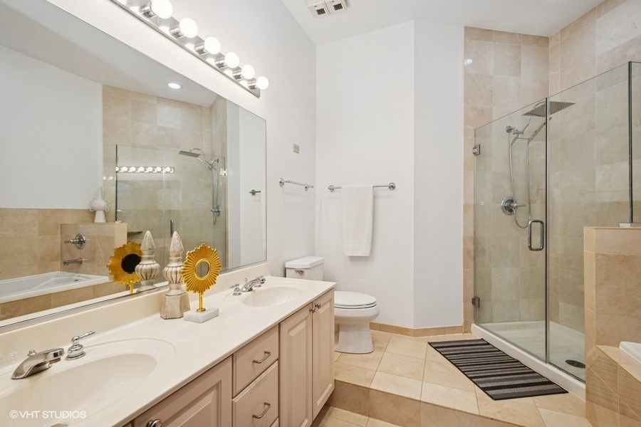 910 S Michigan Avenue Unit: 1111