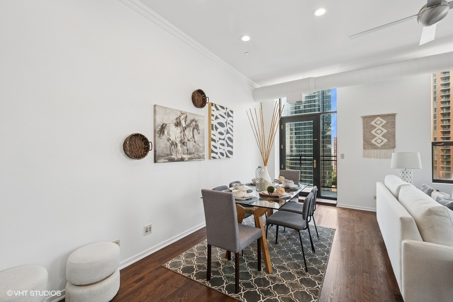 910 S Michigan Avenue Unit: 1111