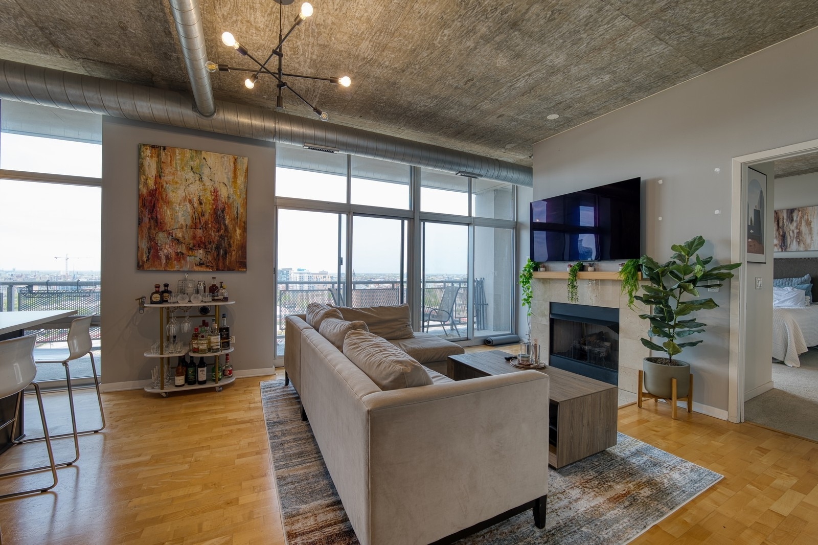 700 N Larrabee Street Unit: 1315