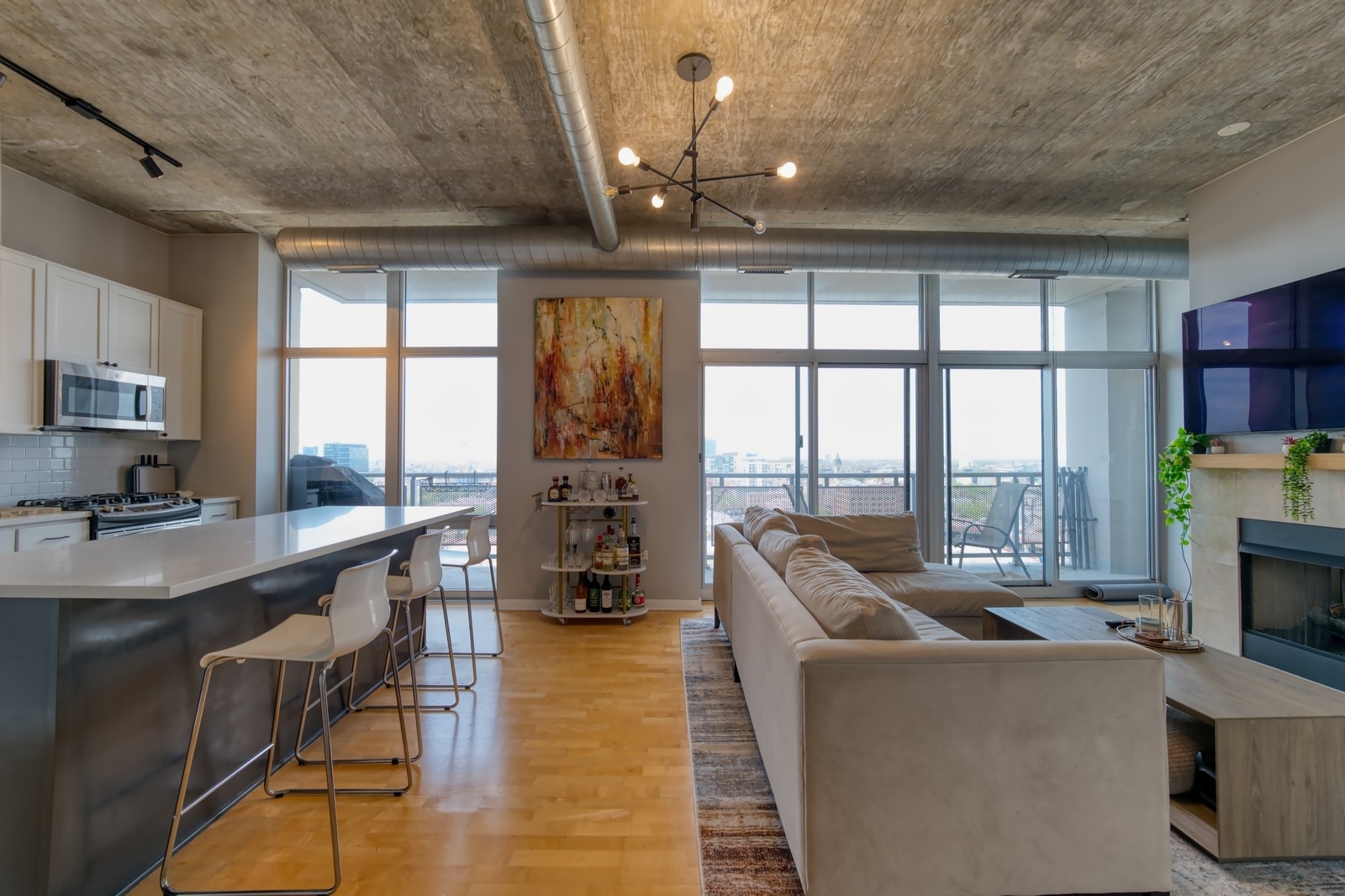 700 N Larrabee Street Unit: 1315