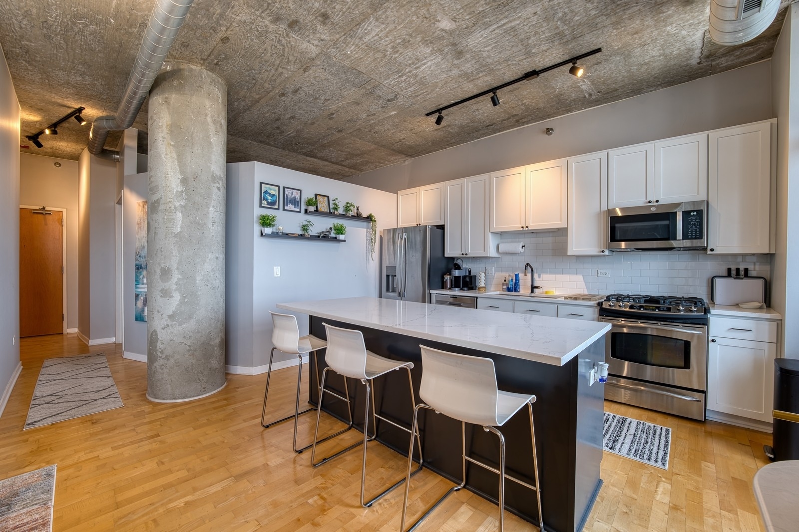 700 N Larrabee Street Unit: 1315