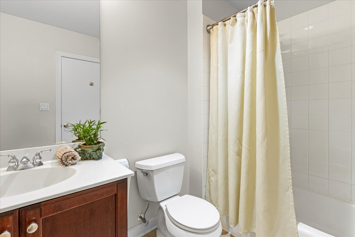 1201 S Prairie Avenue Unit: 403