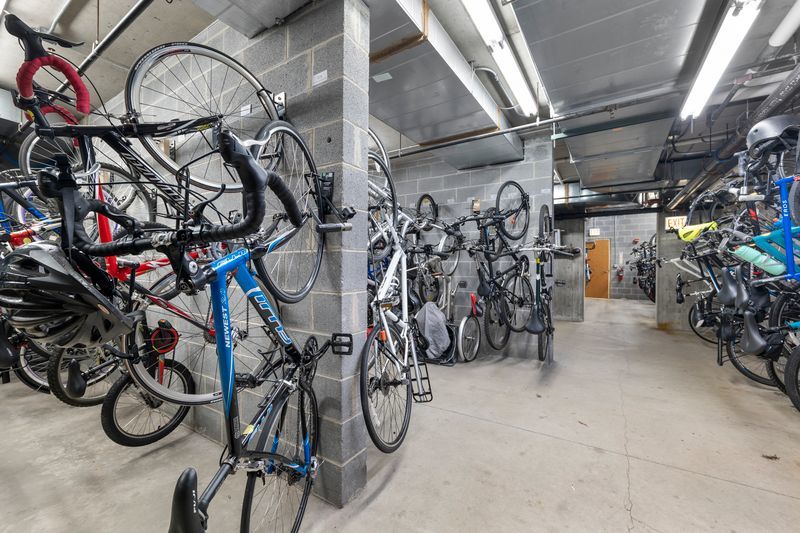 1717 S PRAIRIE Avenue Unit: 2308