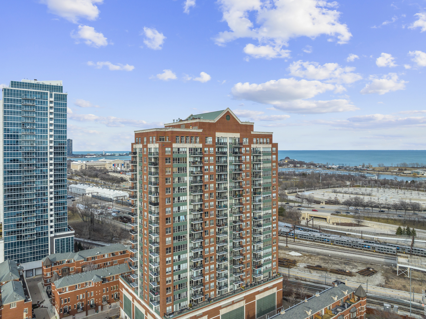 1717 S PRAIRIE Avenue Unit: 2308