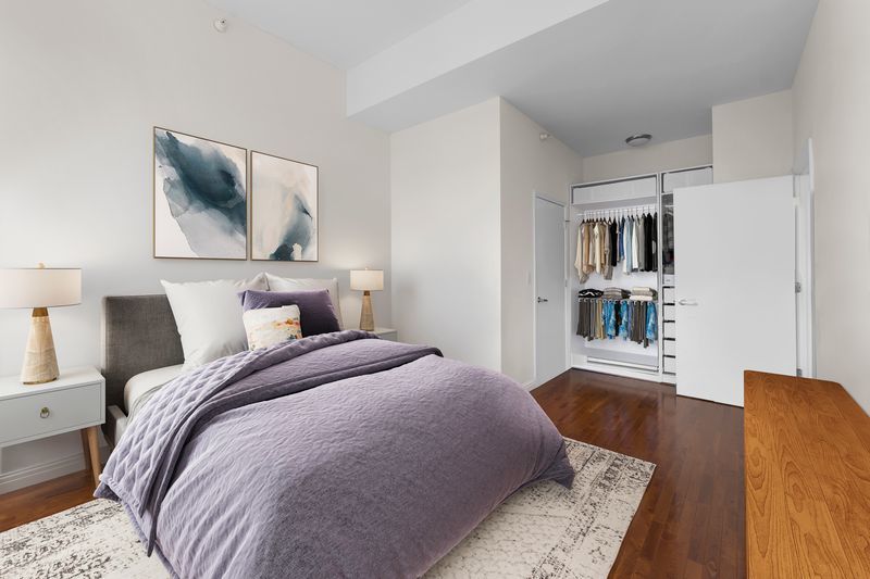 1717 S PRAIRIE Avenue Unit: 2308