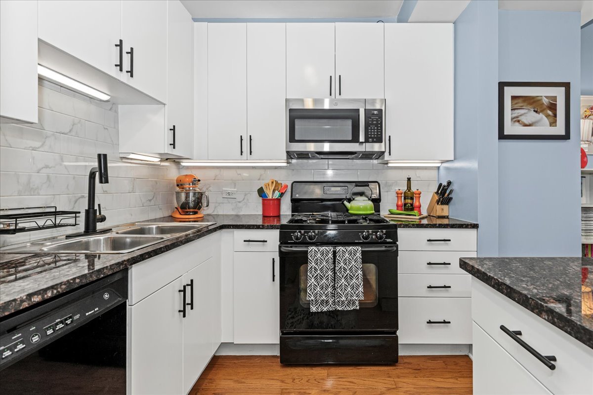 1250 S Michigan Avenue Unit: 907