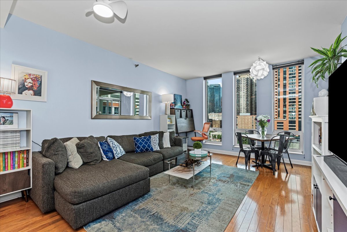 1250 S Michigan Avenue Unit: 907