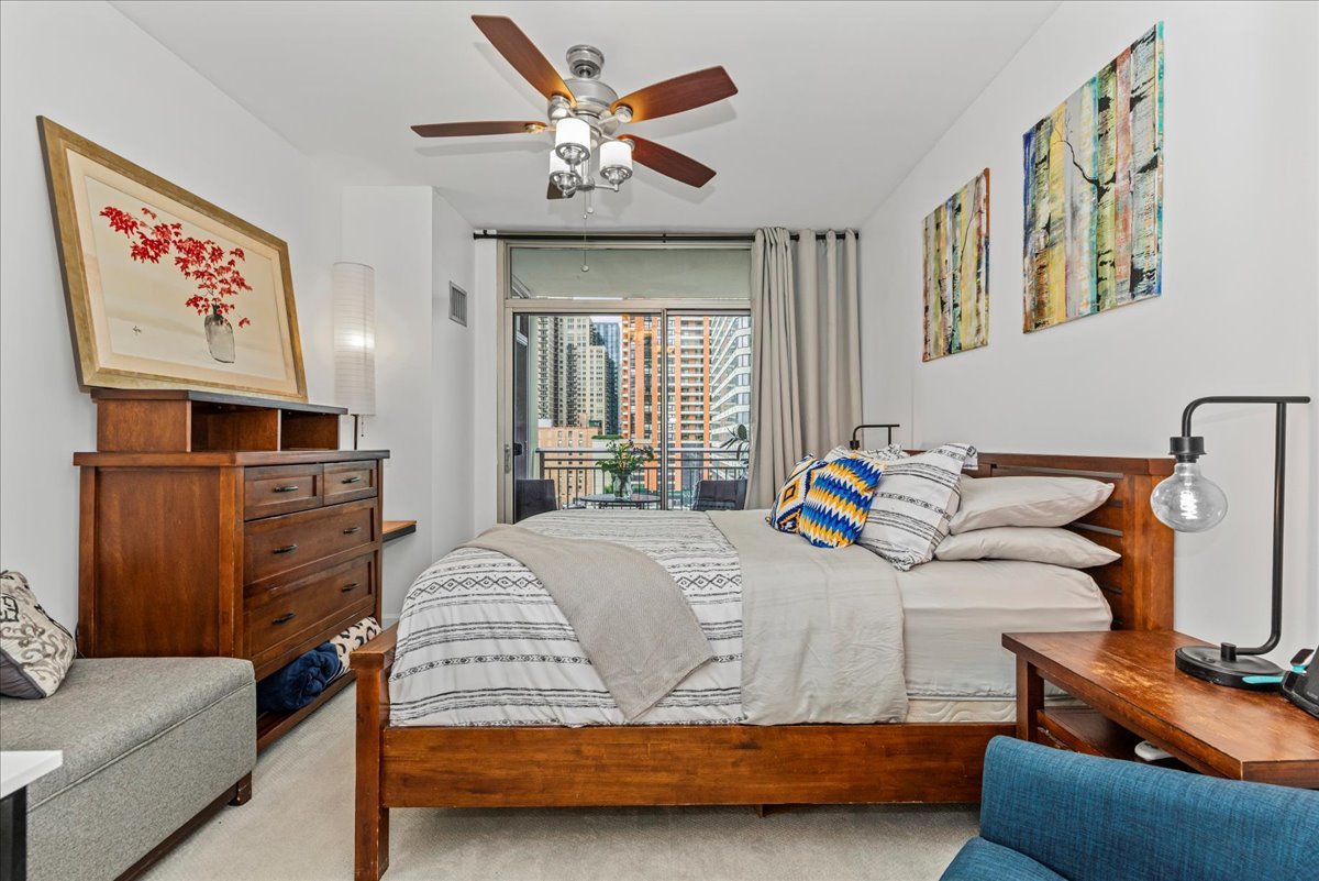 1250 S Michigan Avenue Unit: 907