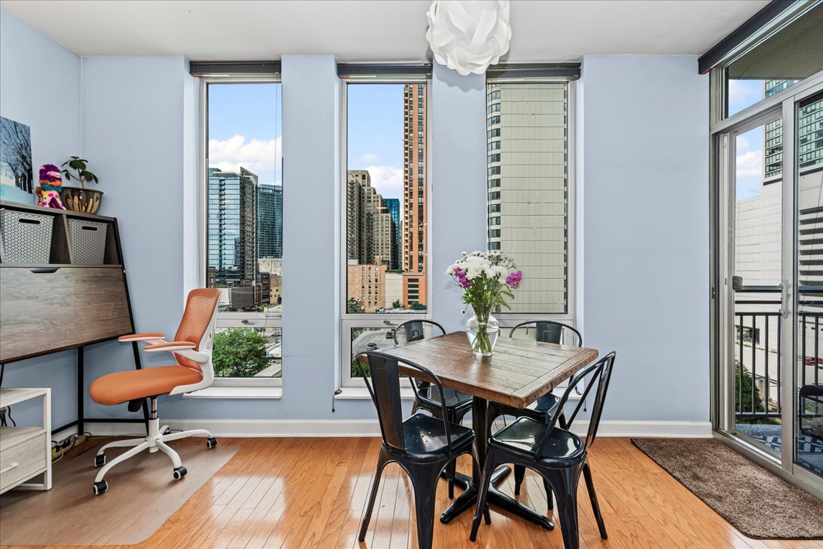1250 S Michigan Avenue Unit: 907