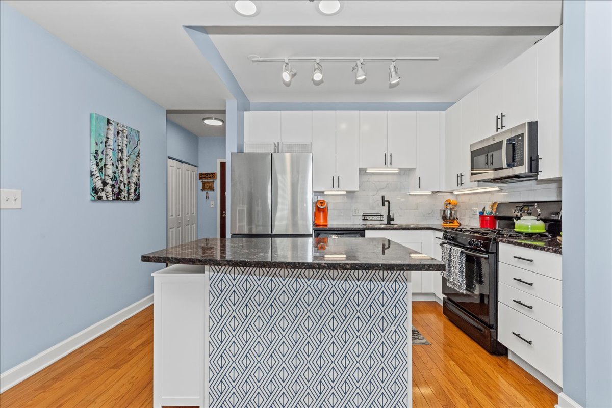 1250 S Michigan Avenue Unit: 907