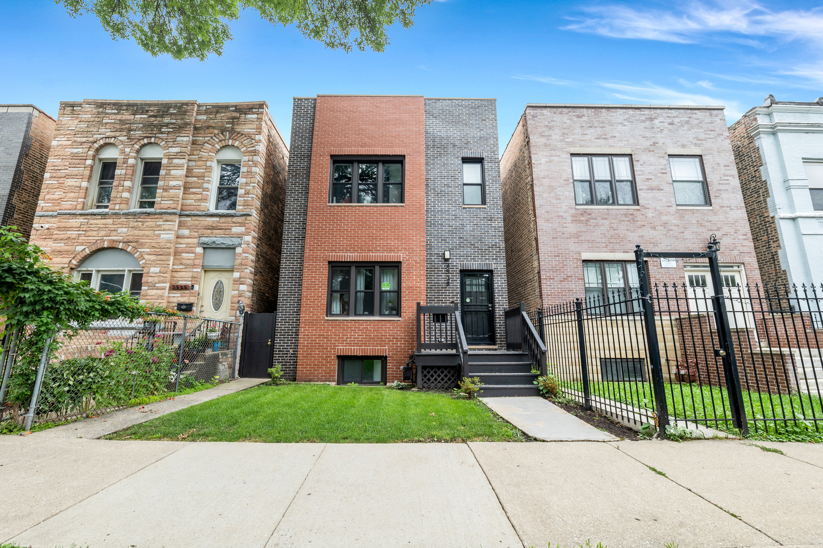 3529 W Le Moyne Street