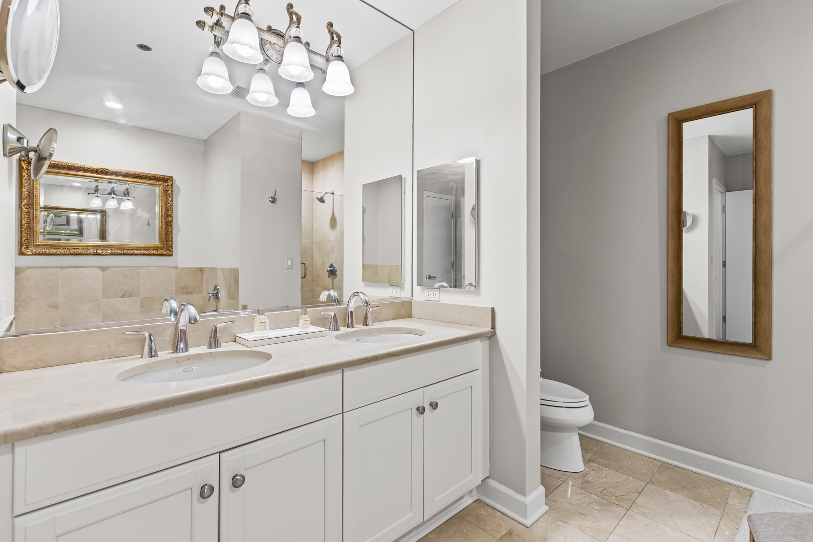 1335 S Prairie Avenue Unit: 1003