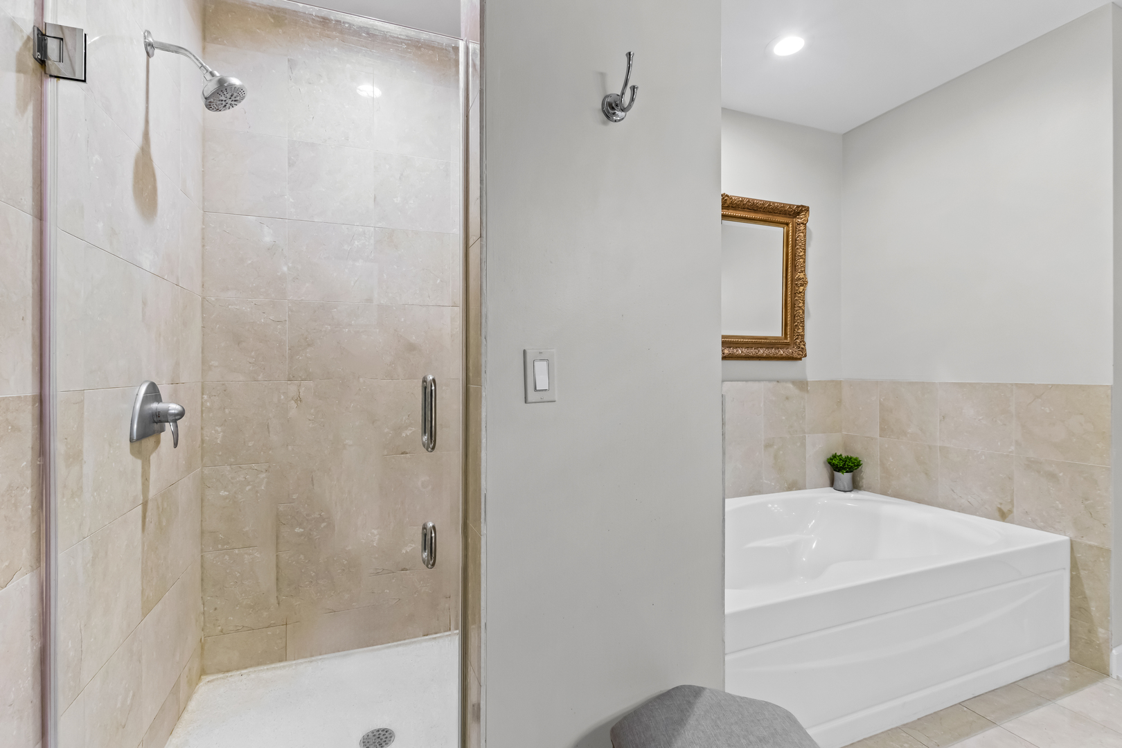 1335 S Prairie Avenue Unit: 1003
