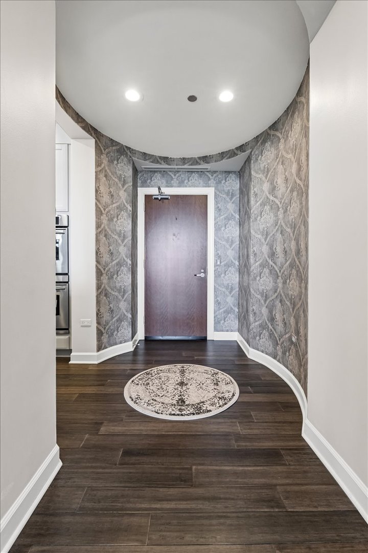 1335 S Prairie Avenue Unit: 1003