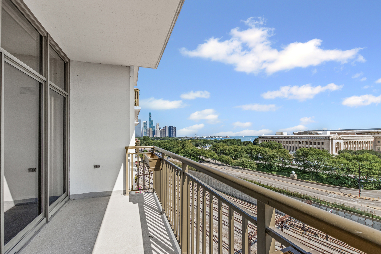 1335 S Prairie Avenue Unit: 1003