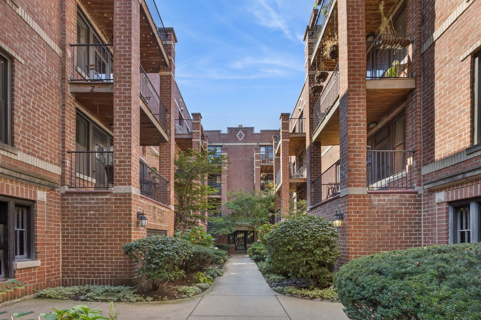 2106 N Seminary Avenue Unit: 3
