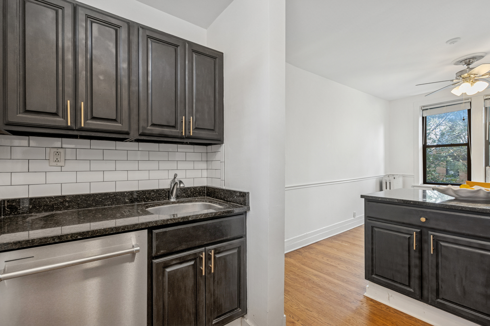 2106 N Seminary Avenue Unit: 3
