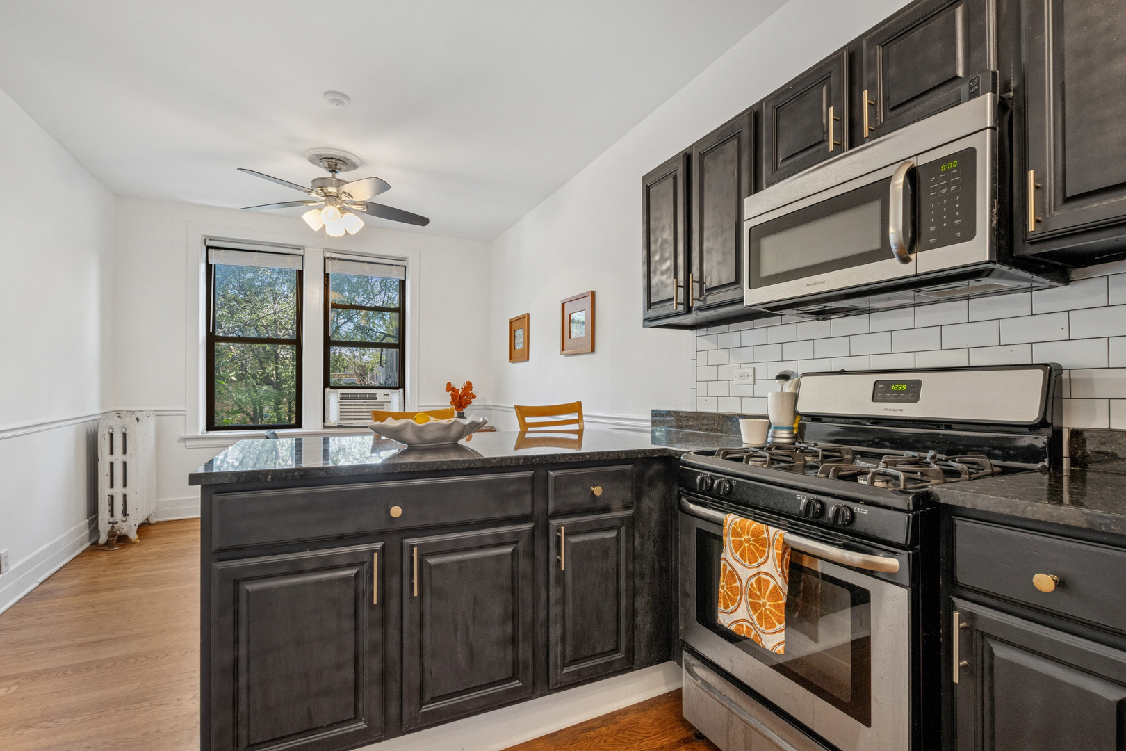 2106 N Seminary Avenue Unit: 3