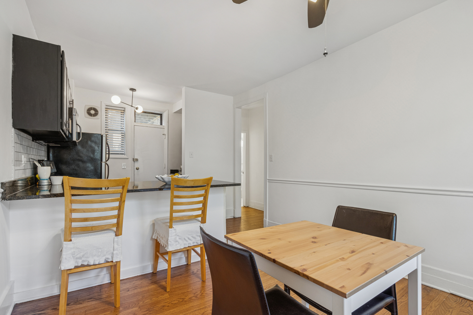 2106 N Seminary Avenue Unit: 3