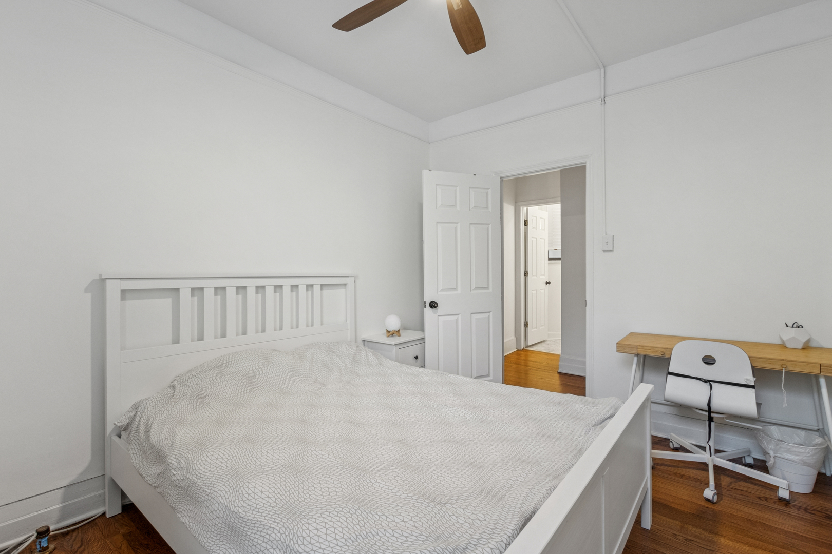 2106 N Seminary Avenue Unit: 3