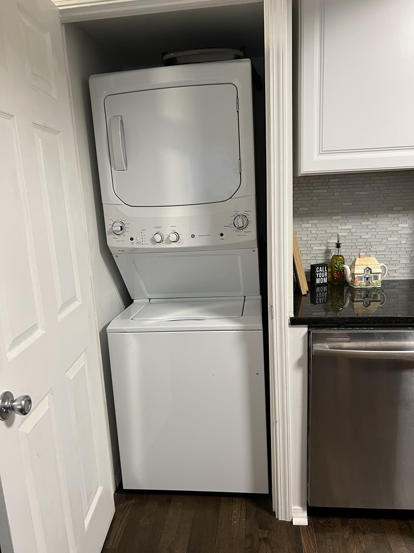 4101 W IOWA Street Unit: 6