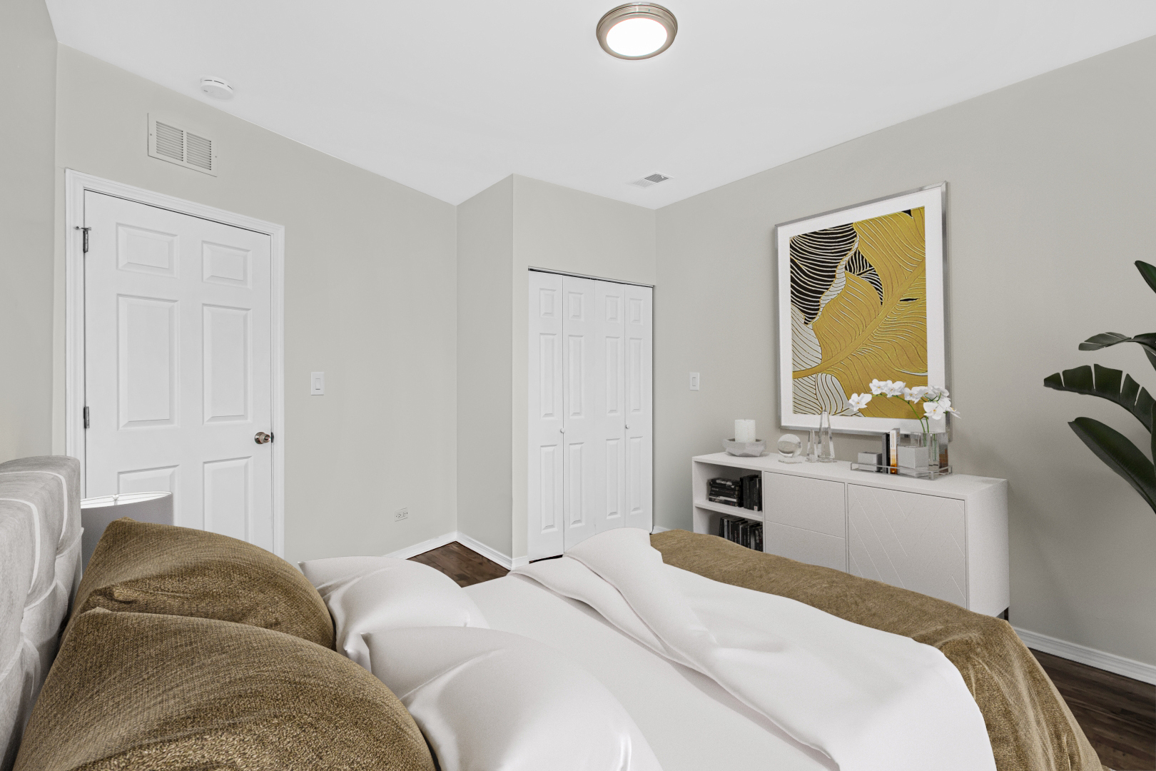 4101 W IOWA Street Unit: 6