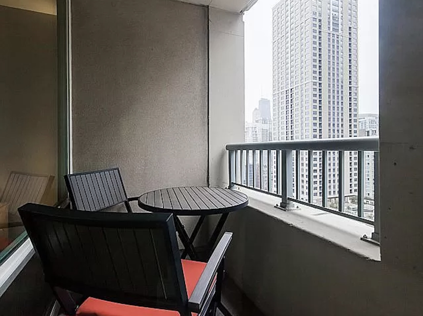 345 N La Salle Drive Unit: 2505