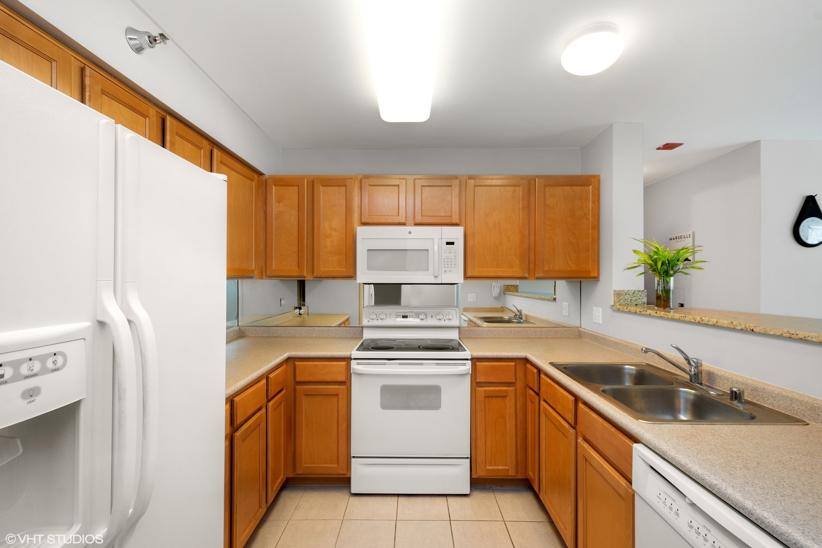 345 N La Salle Drive Unit: 2505