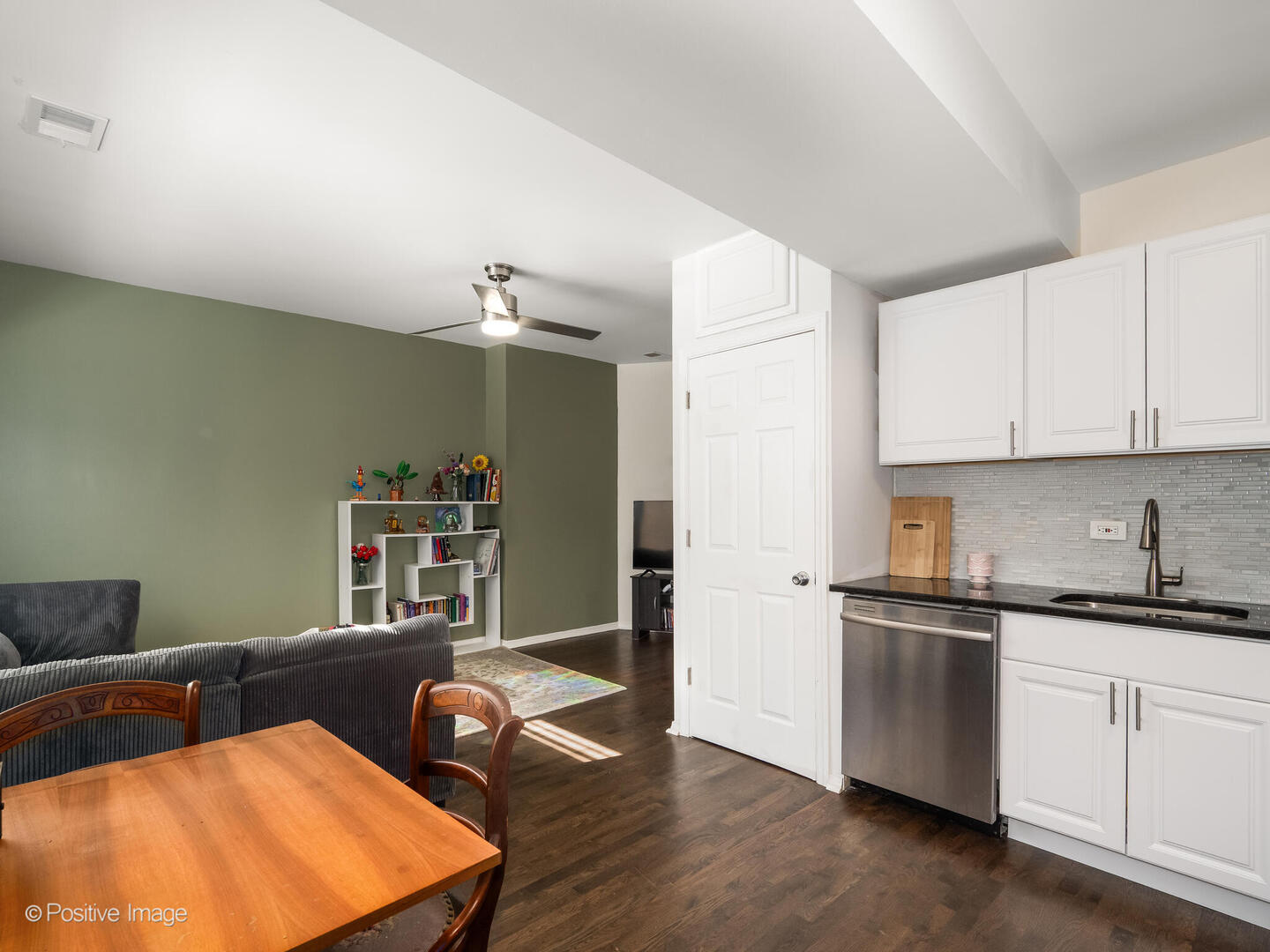 4101 W IOWA Street Unit: 6