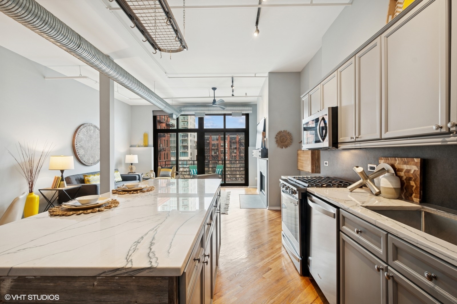 1525 S Michigan Avenue Unit: 405