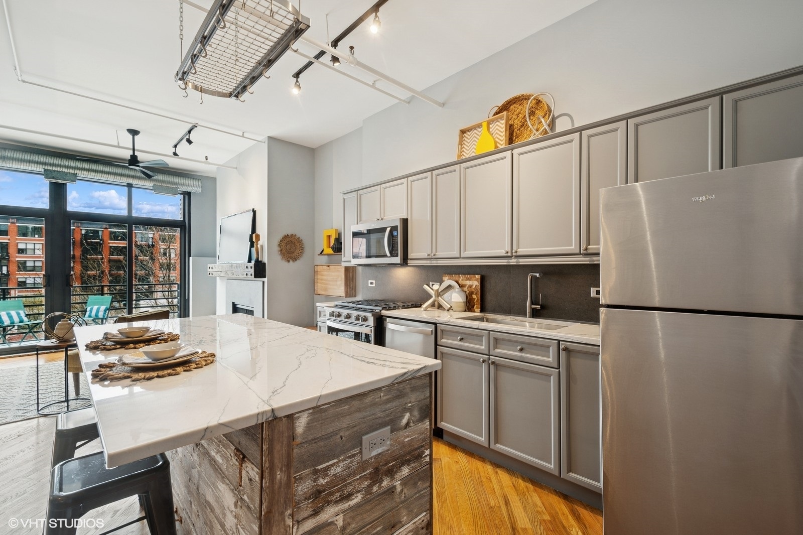 1525 S Michigan Avenue Unit: 405