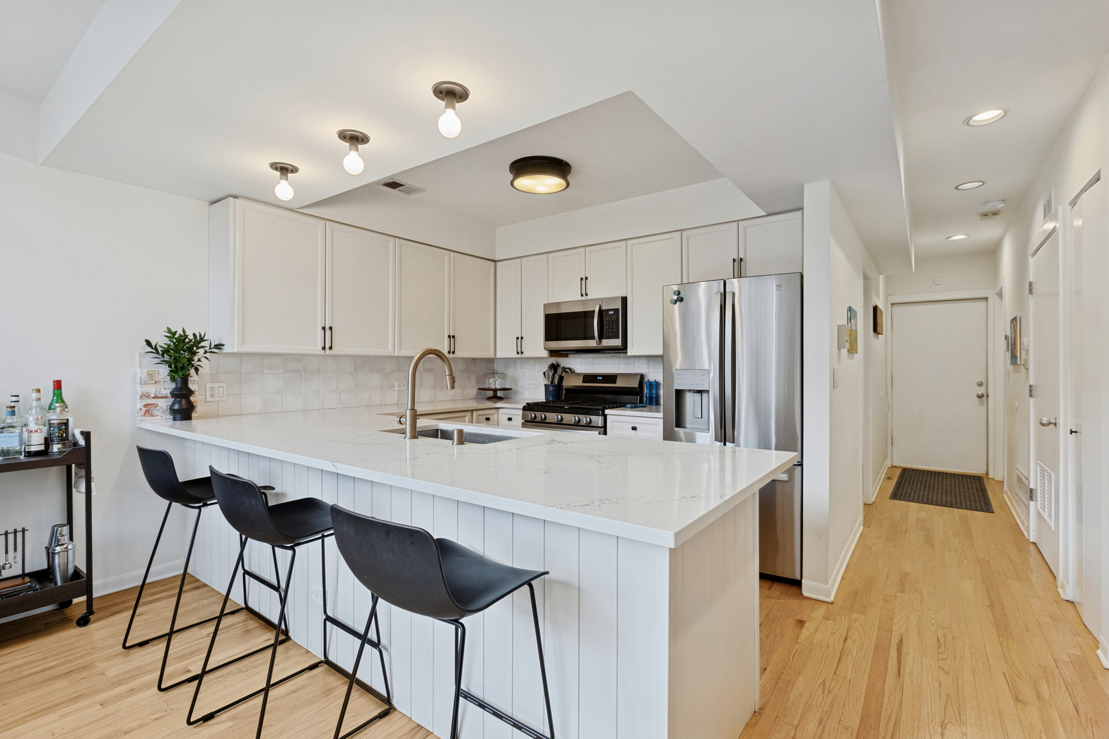 5536 N Glenwood Avenue Unit: 1F