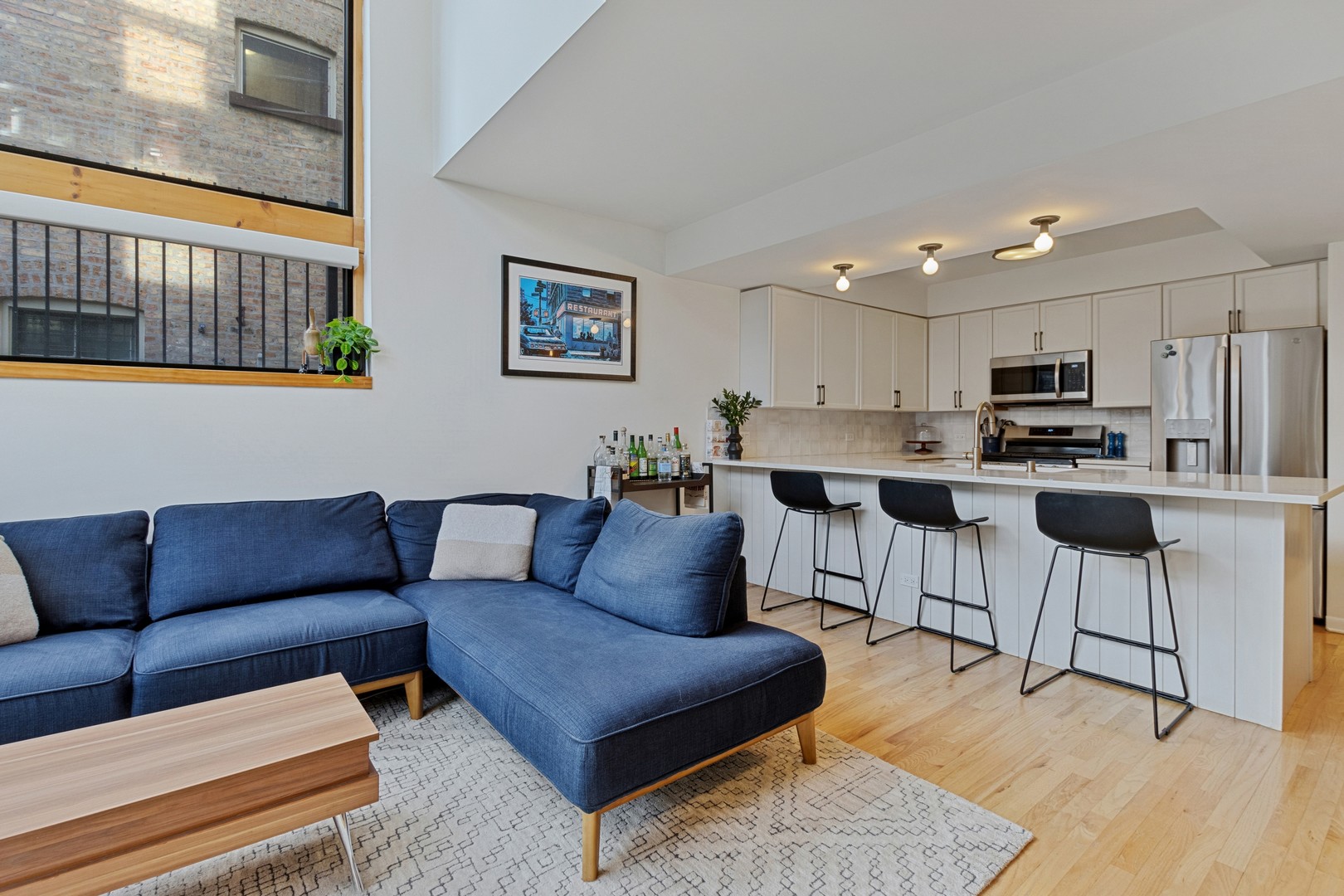 5536 N Glenwood Avenue Unit: 1F