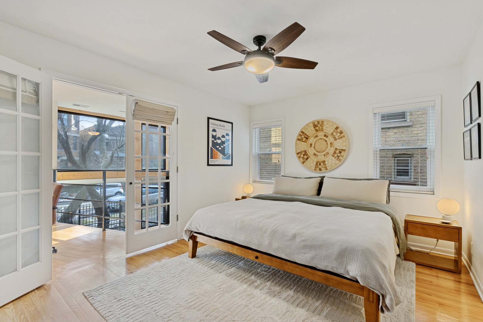 5536 N Glenwood Avenue Unit: 1F