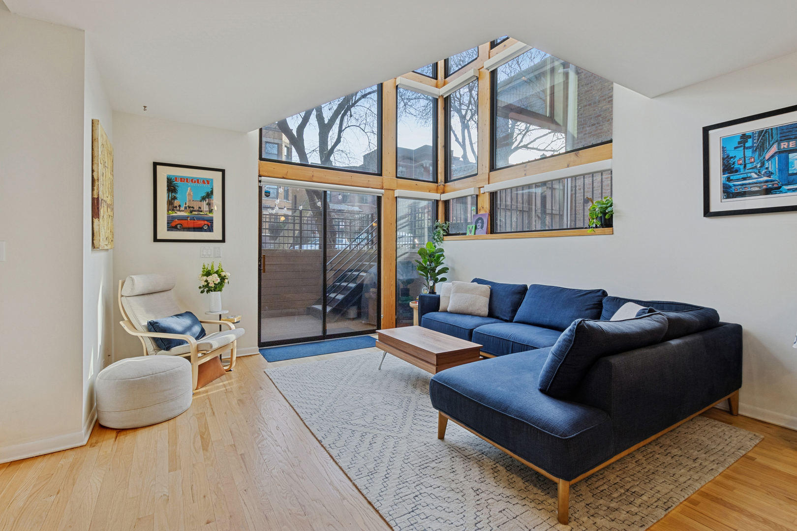 5536 N Glenwood Avenue Unit: 1F