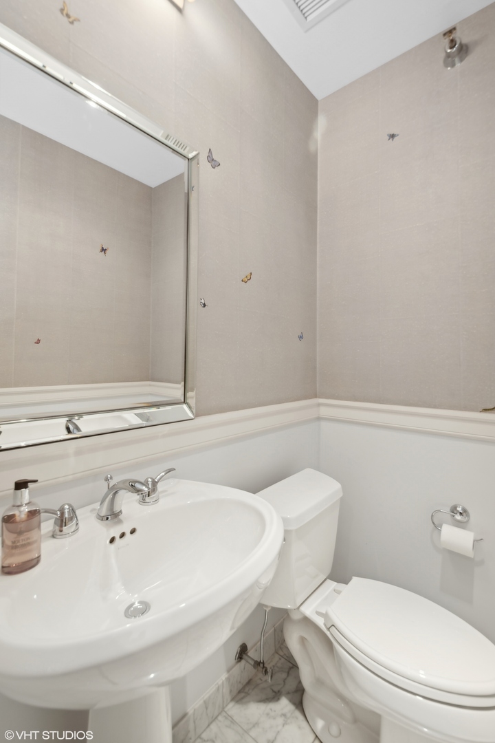 55 E Erie Street Unit: 2103