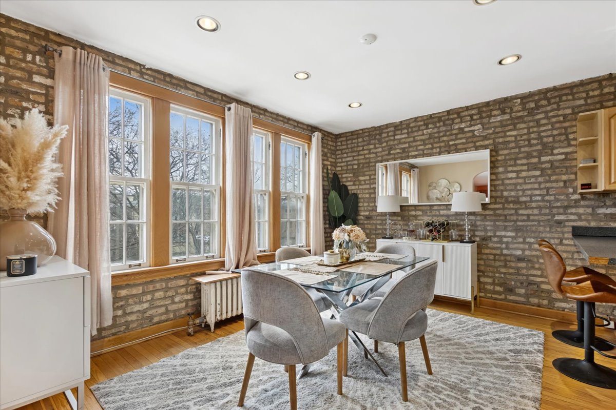 821 Brummel Street Unit: 2