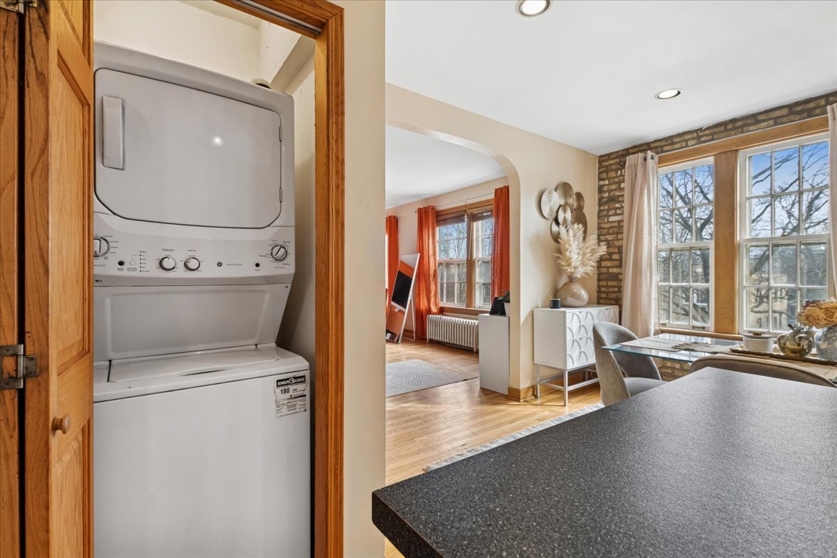 821 Brummel Street Unit: 2