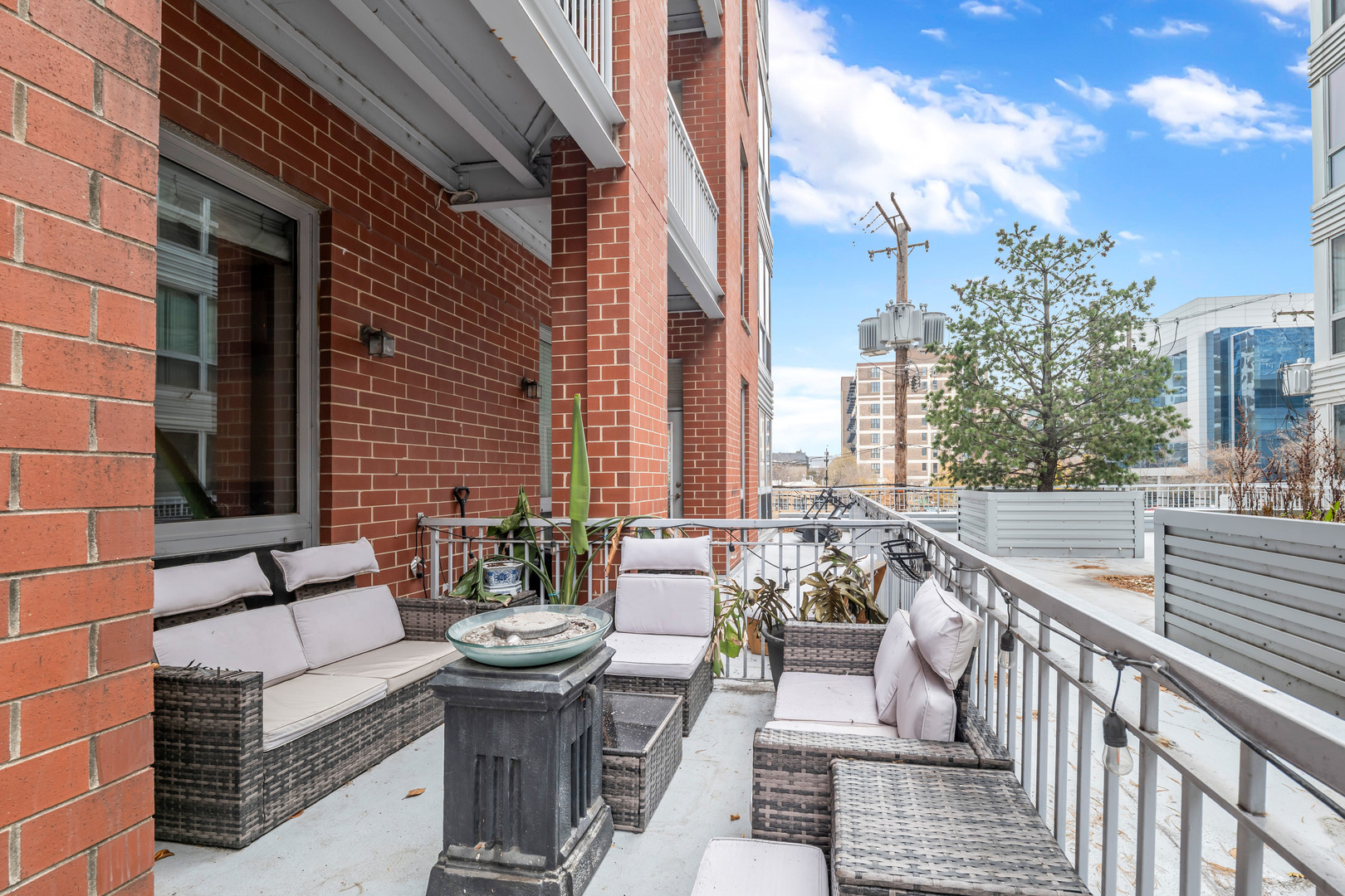2025 S Indiana Avenue Unit: 209