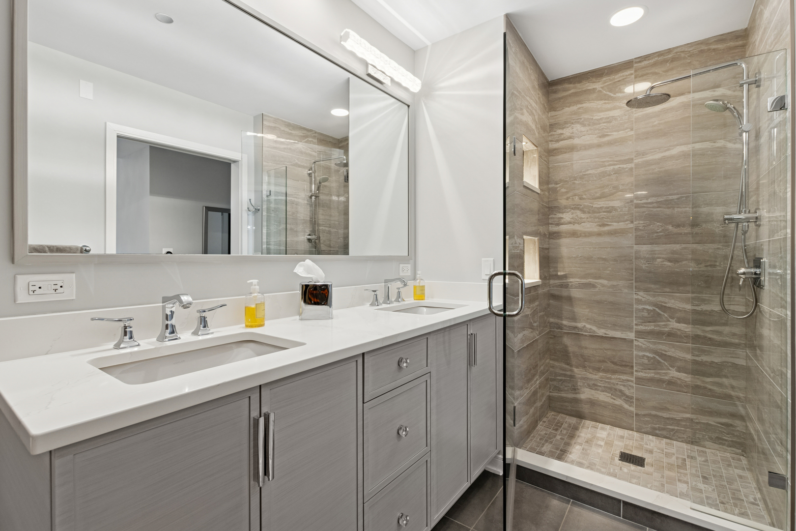 60 E Monroe Street Unit: 3402