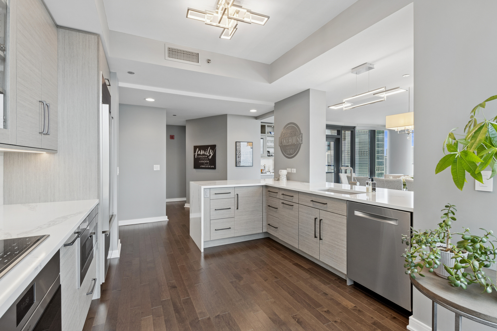 60 E Monroe Street Unit: 3402