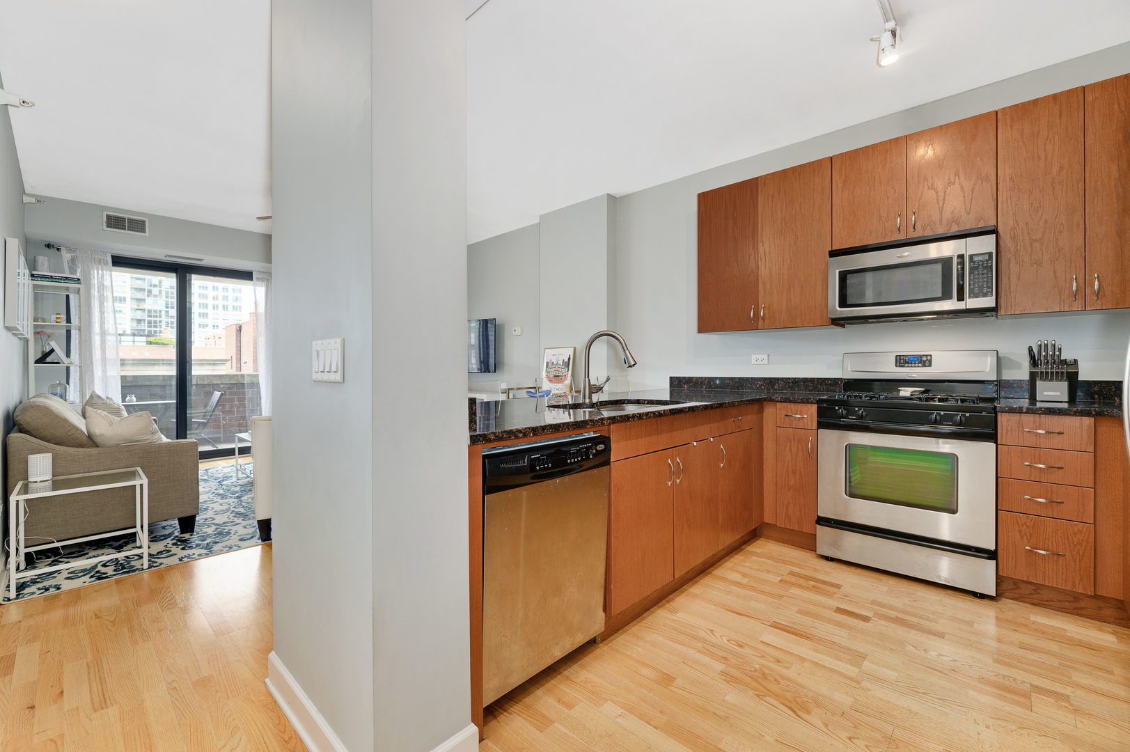 451 W Huron Street Unit: 502