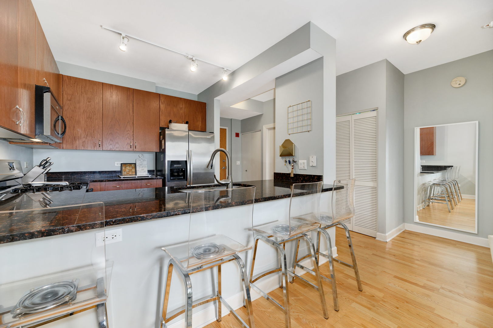 451 W Huron Street Unit: 502