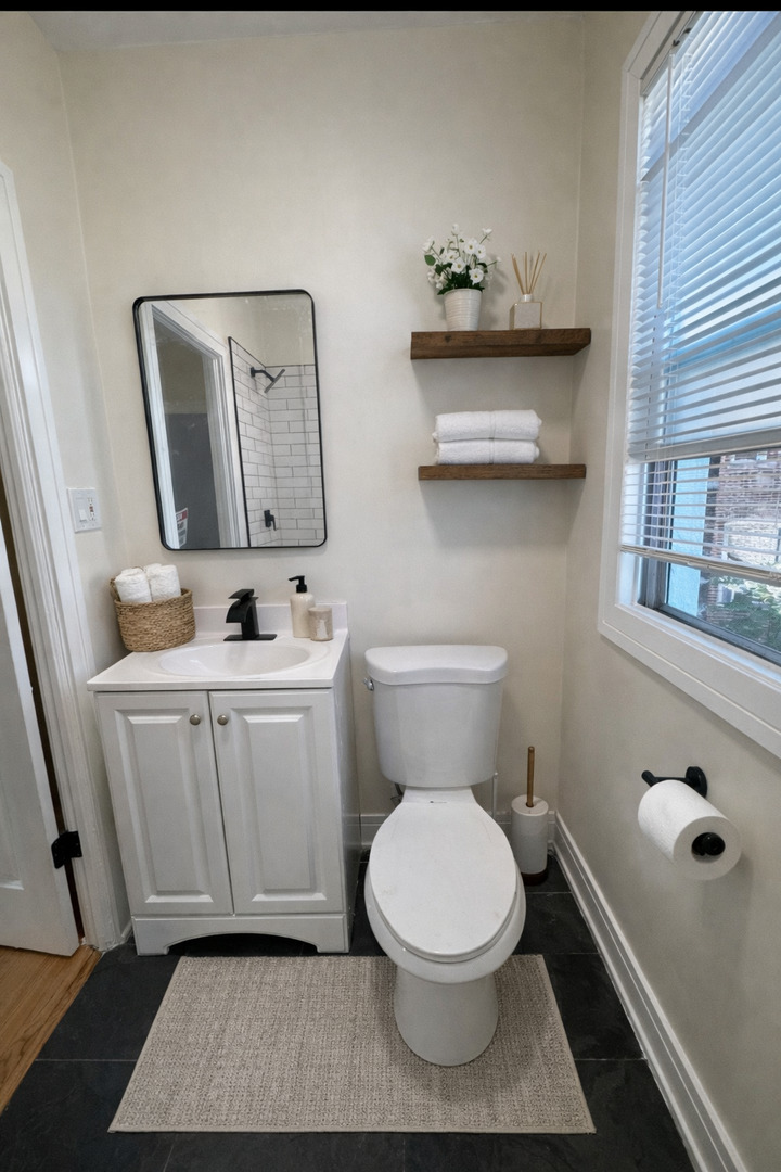 610 E 74th Street Unit: 2b