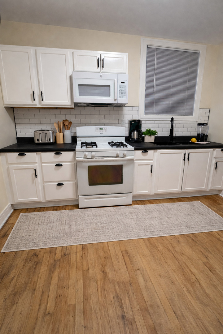 610 E 74th Street Unit: 2b