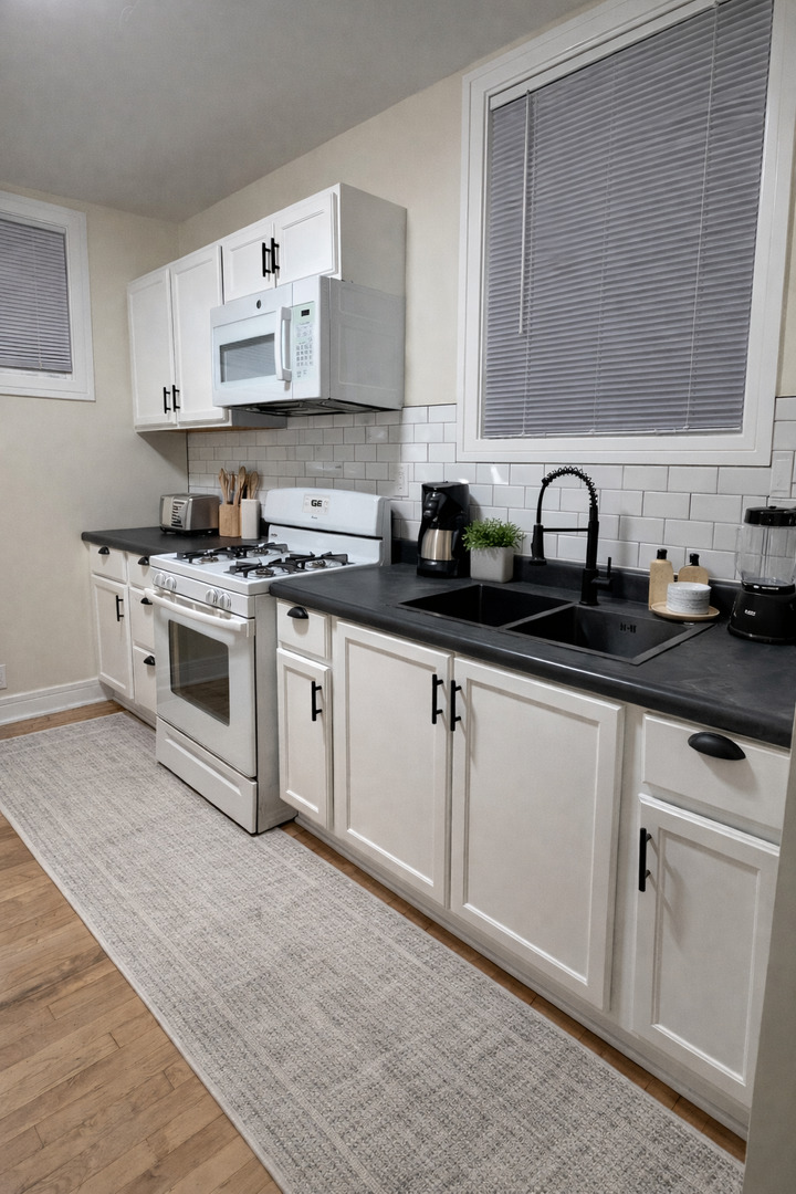 610 E 74th Street Unit: 2b