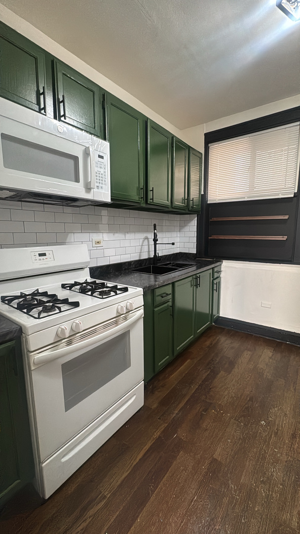 7357 S Saint Lawrence Avenue Unit: 1