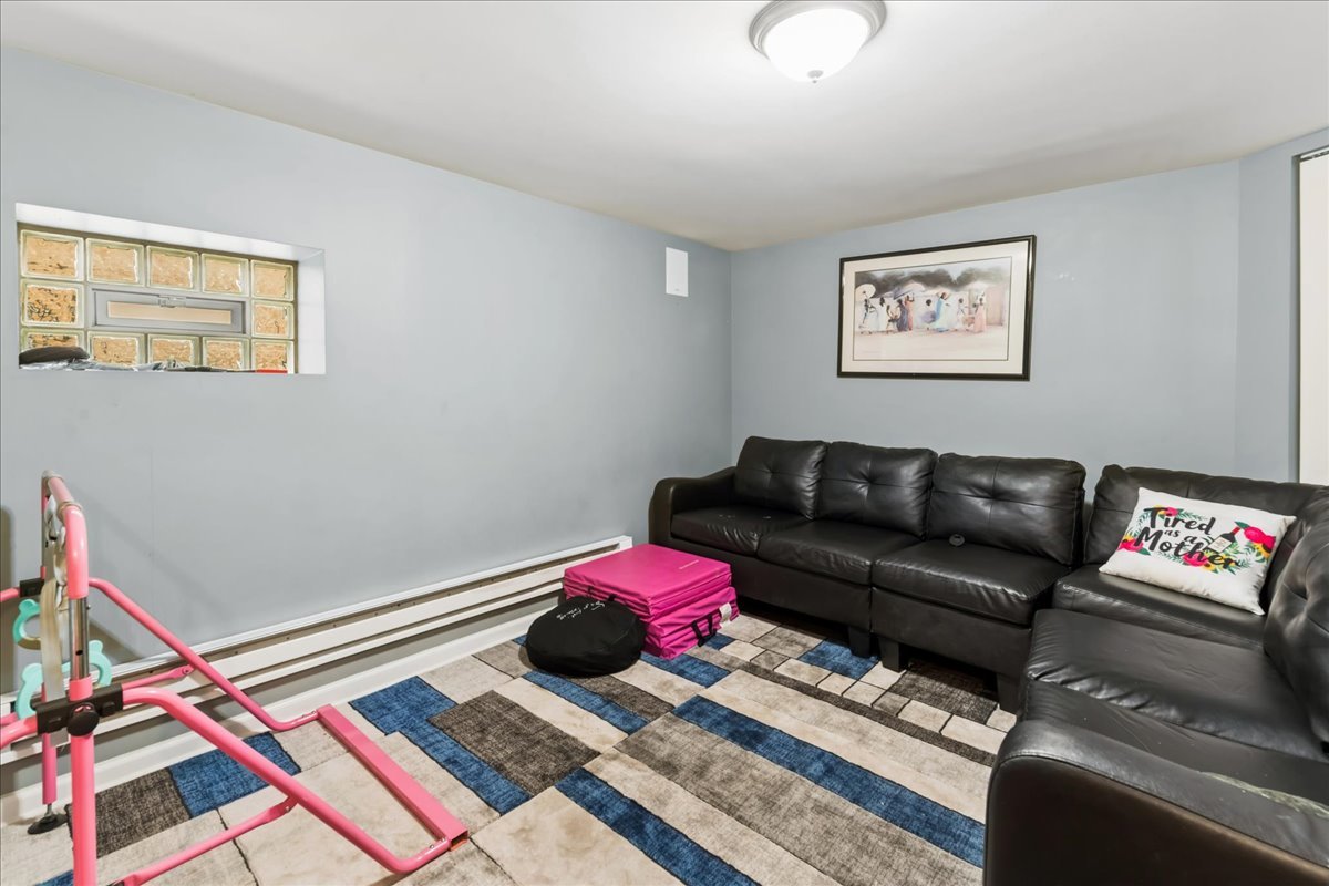 8833 S Dorchester Avenue