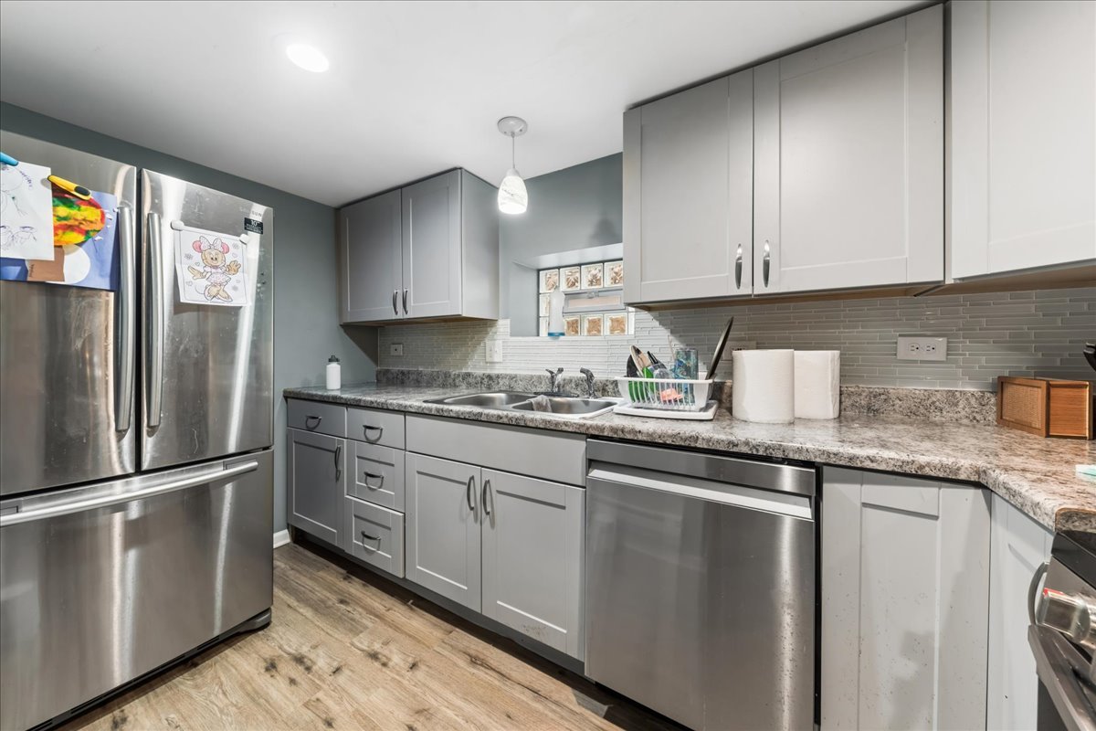 8833 S Dorchester Avenue